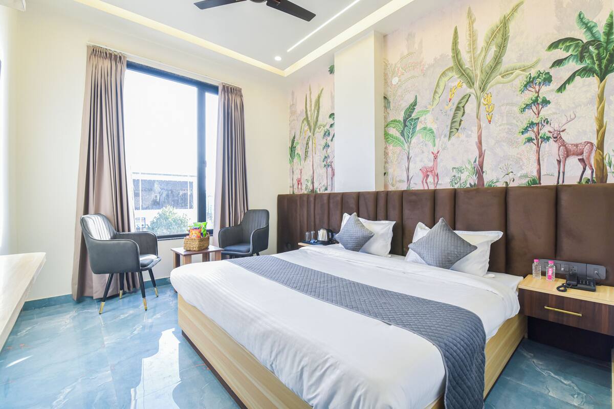Kamar Deluks | Meja kerja dan Wi-Fi gratis