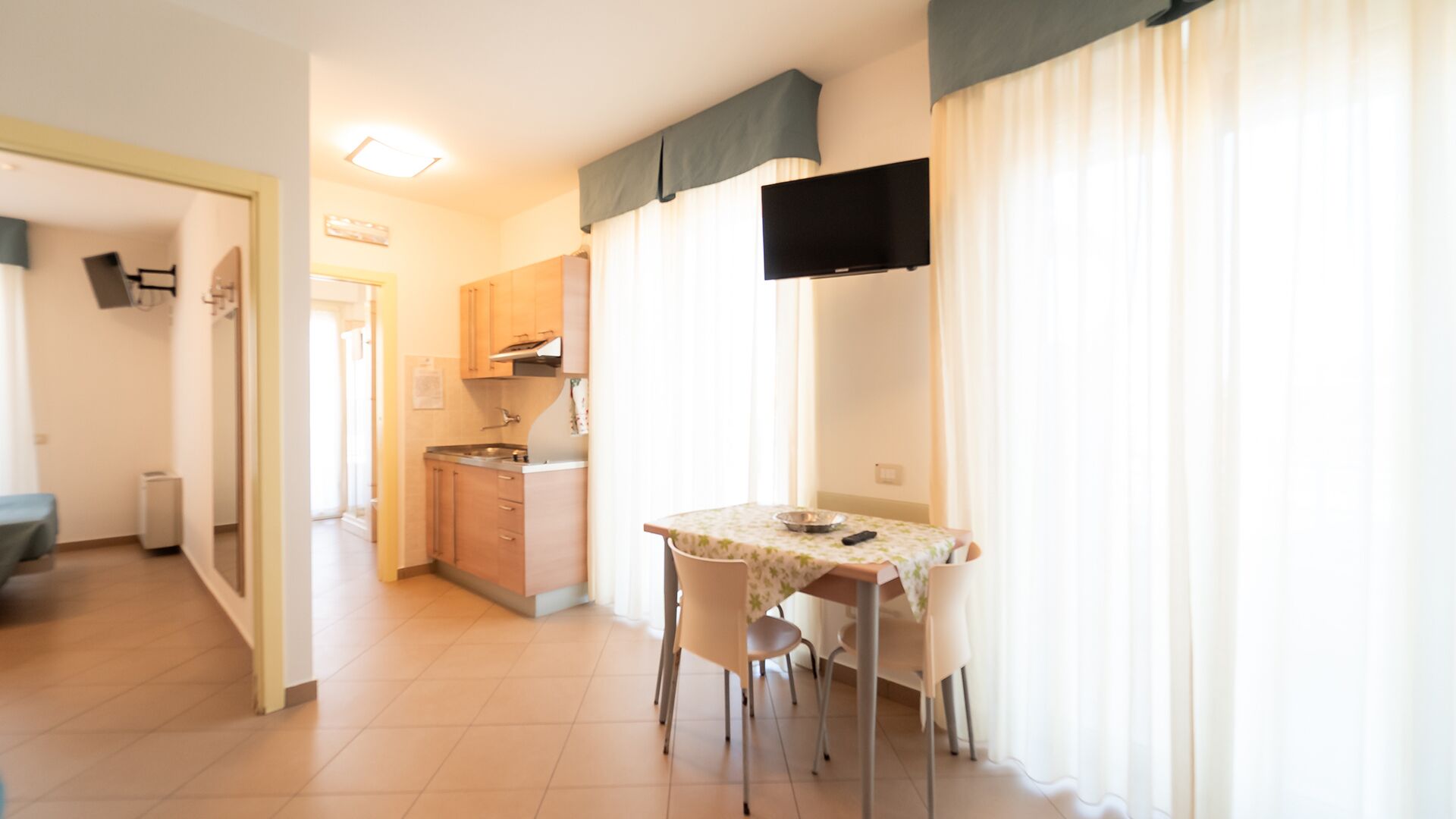 아파트, 침실 1개, 발코니 | 다이닝