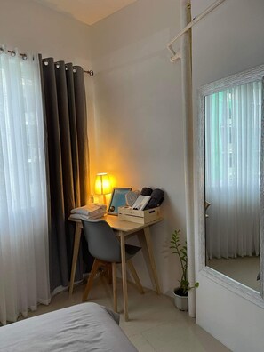 1 bedroom, iron/ironing board, WiFi, bed sheets - Shell Residences 11C w/ Wifi netflix is just right infront of Mall of Asia (Pasay City)