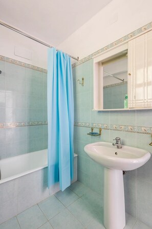 Een douche, een haardroger, een bidet