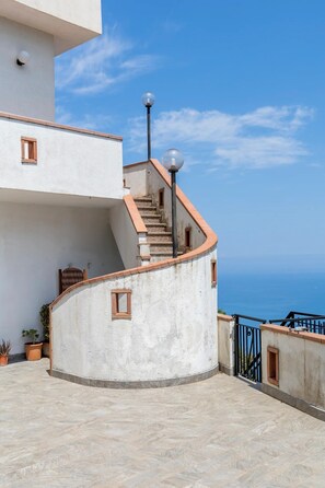 Property grounds - Panoramic Villa with Aeolian View (Naso)