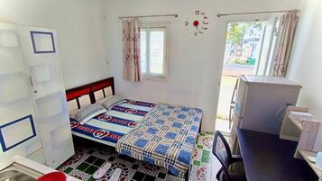 Apartamento conforto, sacada, vista para a cidade | Cofres nos quartos, cortinas blackout, ferros/tábuas de passar roupa