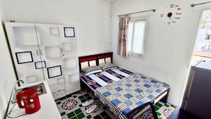 Caja de seguridad en la habitación y cortinas blackout