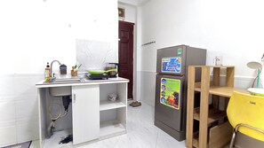 日式客房 | 私人廚房 | 雪櫃、爐具、電熱水壺、廚房用具/餐具/器皿