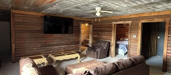 Spacious 3 bedroom rustic lodge by Pomme de Terre Lake