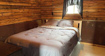 Spacious 3 bedroom rustic lodge by Pomme de Terre Lake