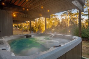 Outdoor spa tub - Acadia Home with Hot Tub and Game Room (Mount Desert)