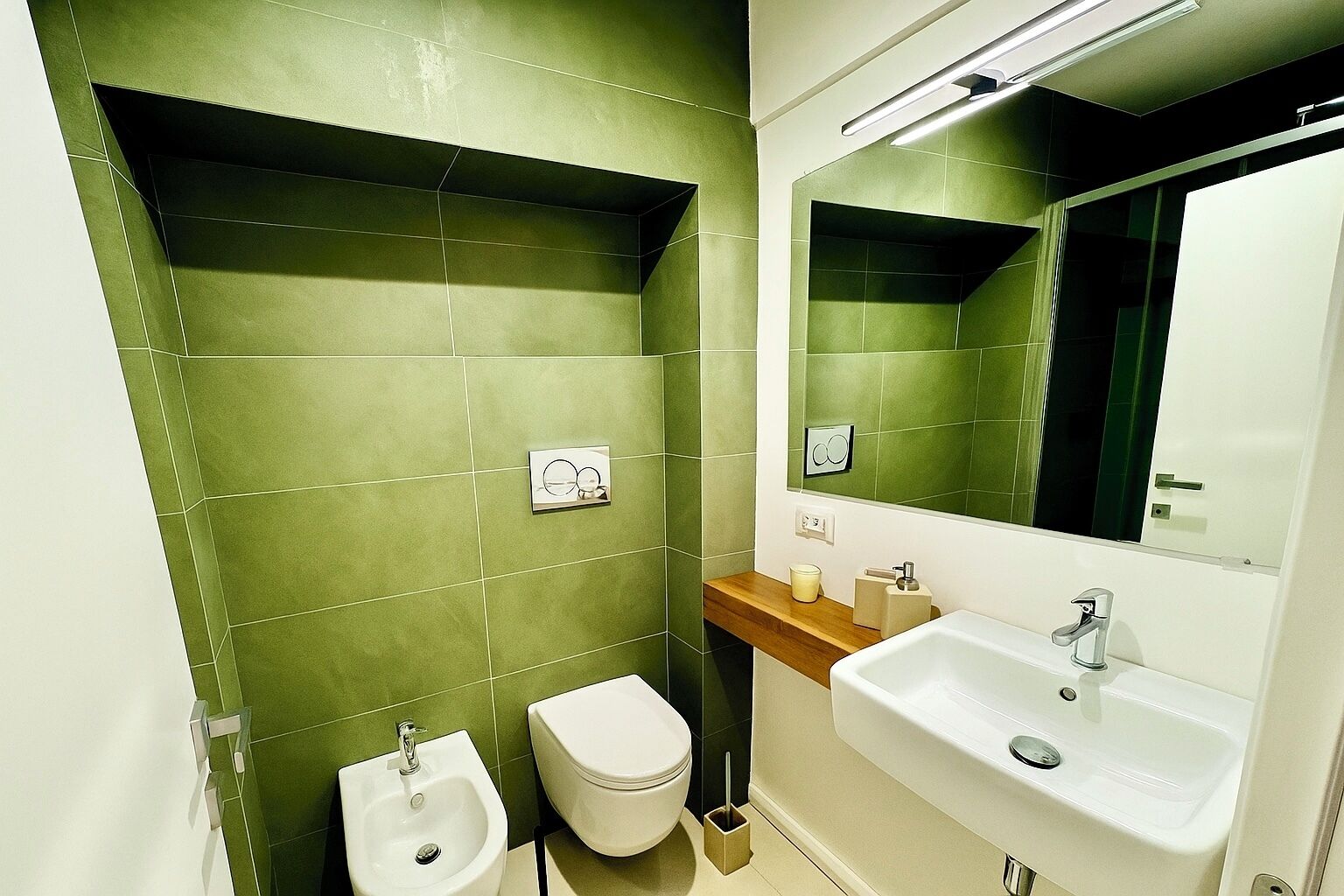 Dusche, Haartrockner, Bidet, Handtücher