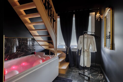 Warm and romantic relaxation area