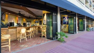 Bar (en la propiedad)