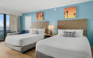 Tabla de planchar con plancha, wifi gratis, ropa de cama