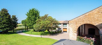 Il Salice is a Country Luxury B&B located within a rural complex
