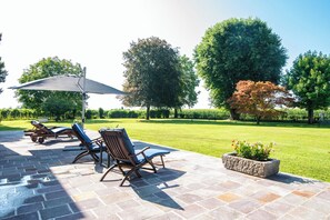 Terrace/patio - Il Salice is a Country Luxury B&B located within a rural complex (DUE CARRARE)