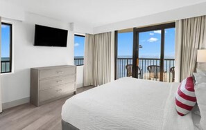 Iron/ironing board, free WiFi, bed sheets - Myrtle Beach Oceanview | Pools, Lazy River, Spa + Walk to Family Kingdom & Pier (Myrtle Beach)