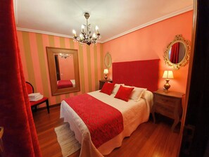 3 Schlafzimmer, Zimmersafe, Schreibtisch, Bügeleisen/Bügelbrett