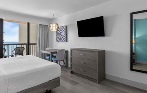 Tabla de planchar con plancha, wifi gratis, ropa de cama