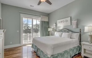 Een strijkplank/strijkijzer, gratis wifi, beddengoed