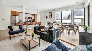 Leilighet – deluxe, 2 soverom, ikke-røyk, kjøkken | Oppholdsområde