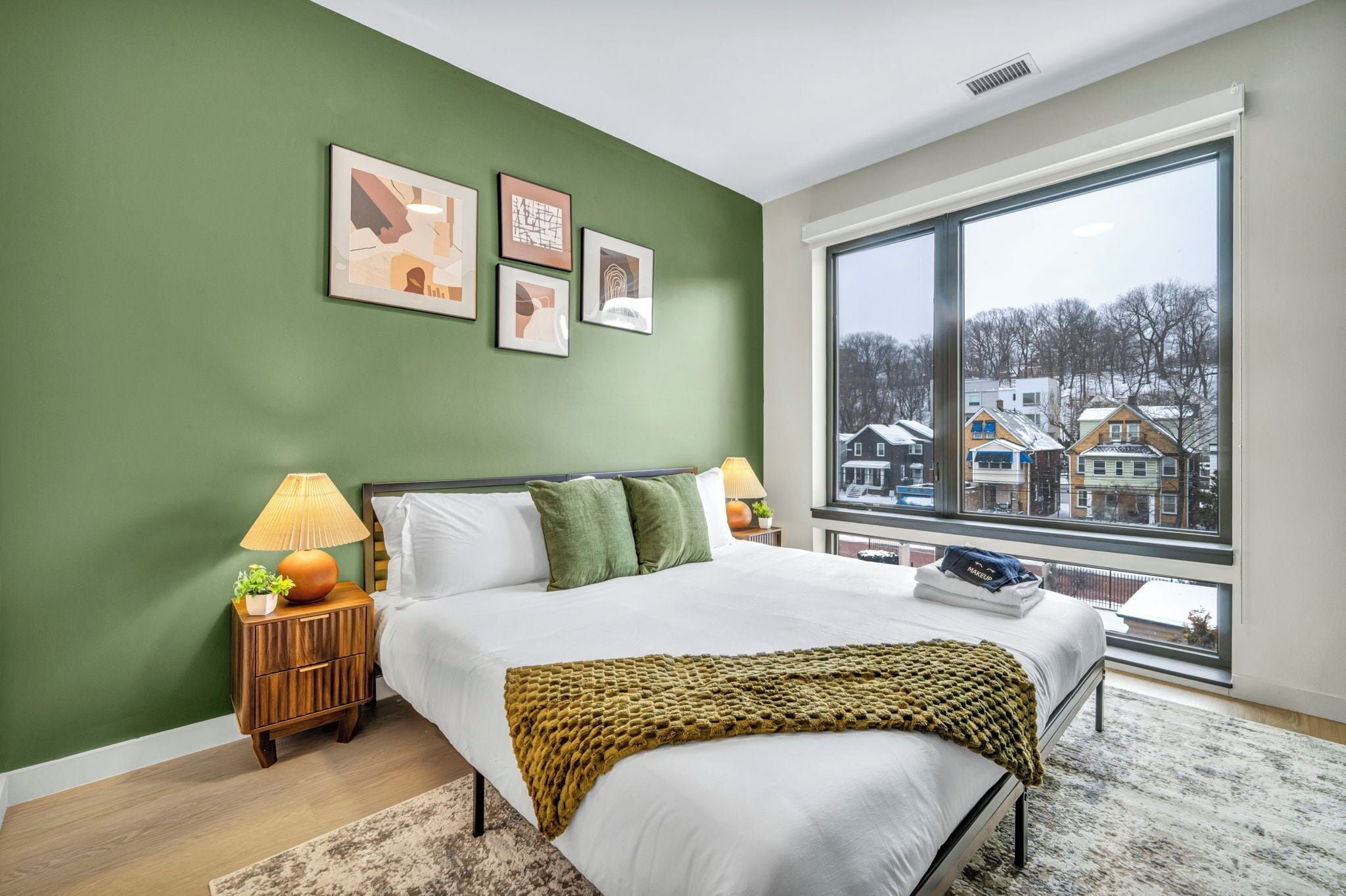 华丽公寓, 1 间卧室, 无烟房 | 办公桌、笔记本电脑工作区、遮光窗帘、熨斗/熨衣板