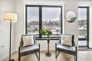 Luxury Apartment, 2 Bedrooms, Non Smoking, 2 Bathrooms | Living area