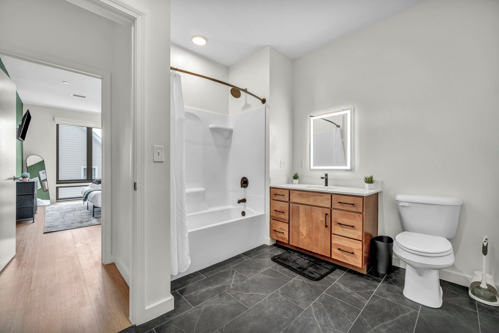 奢华公寓, 2 间卧室, 无烟房 | 浴室 | 淋浴设施、吹风机、毛巾、肥皂