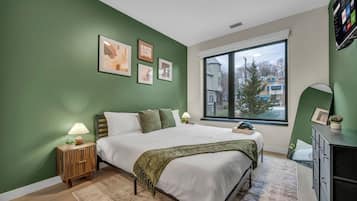 Leilighet – executive, 1 kingsize-seng med sovesofa, ikke-røyk, kjøkken | Skrivebord, skrivebord for bærbar PC og blendingsgardiner