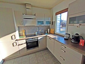 Dishwasher - Cosy holiday flat in a quiet location, close to Luxembourg and Trier (Ralingen)