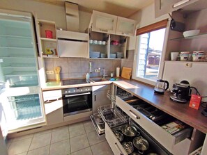 Dishwasher - Cosy holiday flat in a quiet location, close to Luxembourg and Trier (Ralingen)