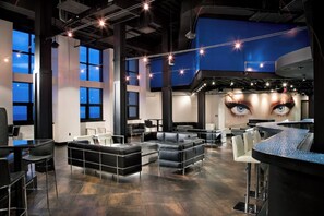 Dining - Beach Villa with Pools, Lazy River & Hot Tubs — Steps to Barefoot Landing (North Myrtle Beach)