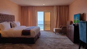 Basic Studio, Sea View