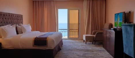 Basic Studio, Sea View