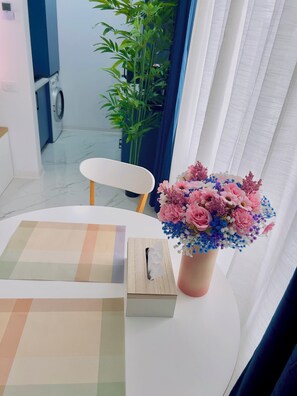 Interior - Elena's Studio Central - Confort & Home Cinema (Pitești)