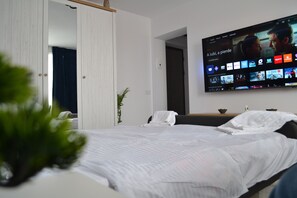 Strykjärn/strykbräda, wi-fi och sängkläder