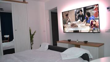 Fer et planche Ă repasser, Wi-Fi, draps fournis