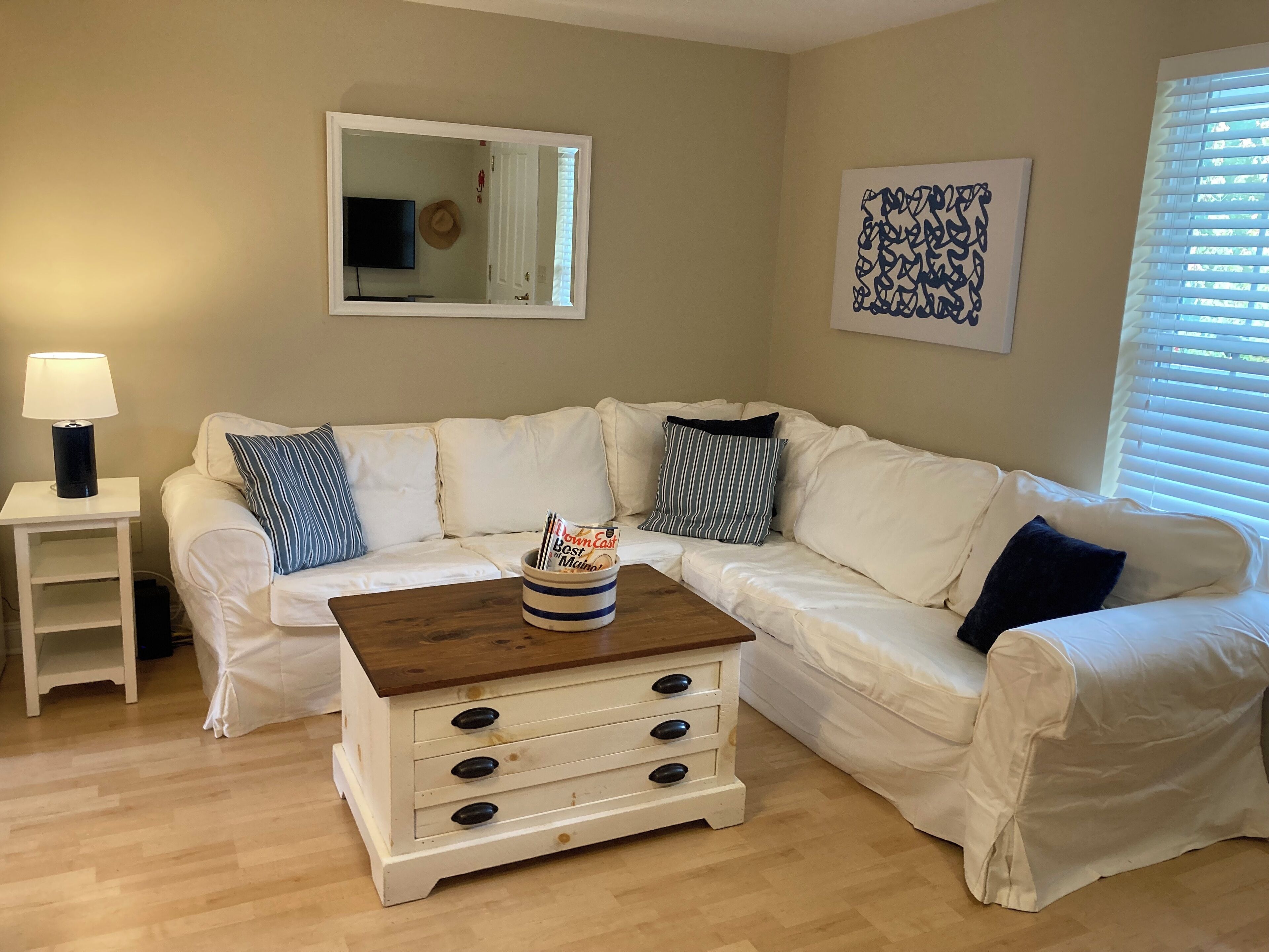 Smart TV, ping pong, books