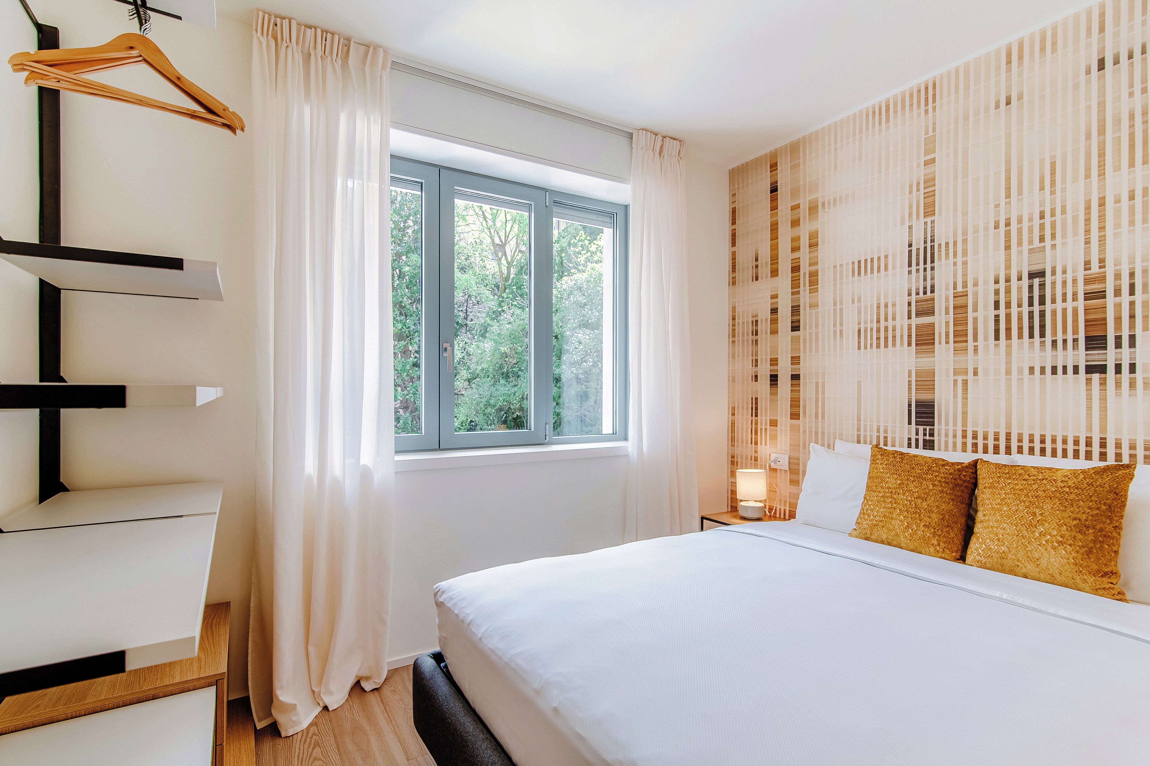 1 soverom, skrivebord, strykejern/-brett og wi-fi (inkludert)