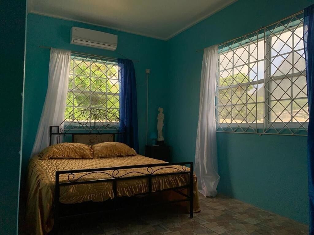 Iron/ironing board, free WiFi