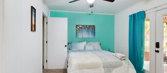 Cozy 1-bedroom Apartment in serene Fayetteville with BackyardI Minutes from Base