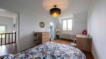 8 dormitoris, Internet i roba de llit