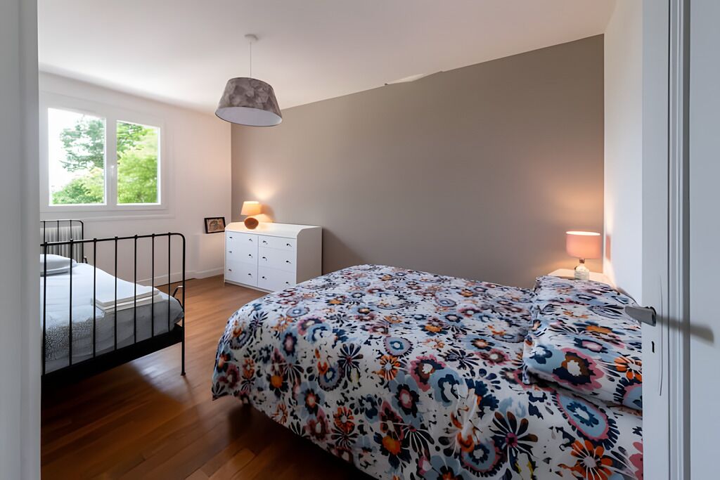 8 bedrooms, internet, bed sheets