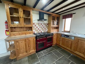 ตู้เย็น, ไมโครเวฟ, เตาอบ, เตาประกอบอาหาร