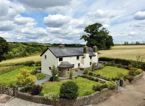 Old Farmhouse With Stunning Views