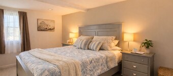 Lake Access & Cape getaway firepit~Near Plymouth