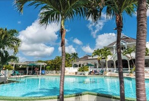 Unclassified image, 3 of 31, button - Sugar hill resort, St James on the platinum coast (Mount Standfast)