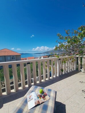 Property grounds - Apartments Mia with new whirlpool from 2026 and 7 minutes walk from the beach (Okrug Gornji)