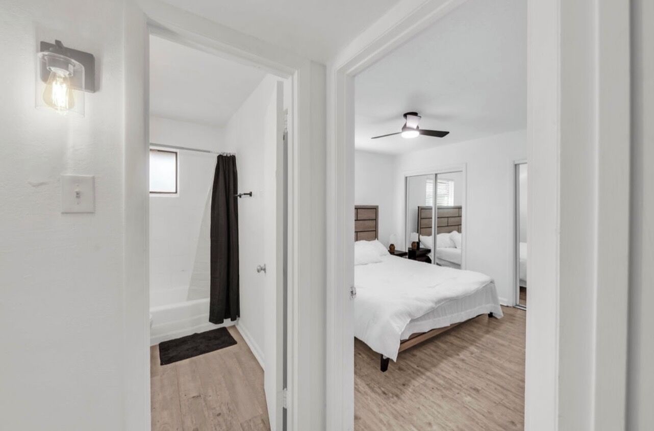 1 slaapkamer, een strijkplank/strijkijzer, internet, beddengoed