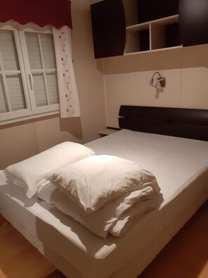 2 makuuhuonetta, Wi-Fi, vuodevaatteet