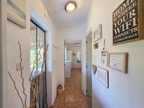 Casita With Spacious Private Garden and Jacuzzi
