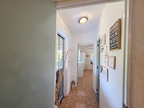 House | Reception - Casita With Spacious Private Garden and Jacuzzi (Cartama)