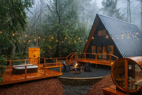 King Bed, FREE Hot Cocoa & Espresso Bar, 5 Minutes From Baker
